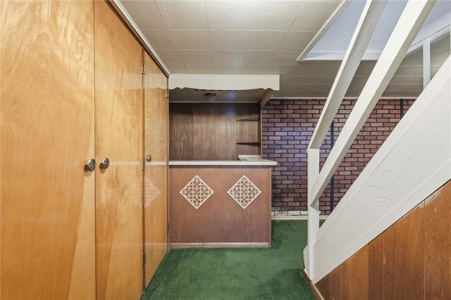 4923 Leona Dr, Whitehall, PA 15227