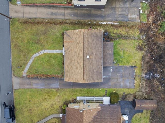 4923 Leona Dr, Whitehall, PA 15227