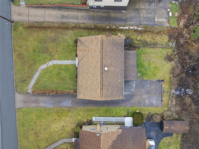 4923 Leona Dr, Whitehall, PA 15227