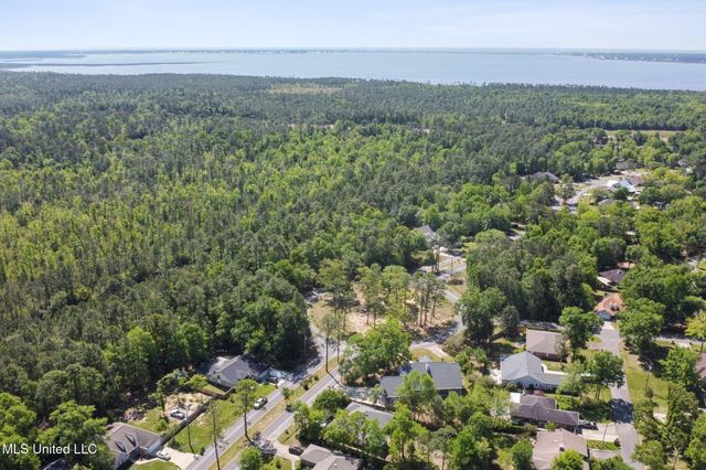 79293 E Diamondhead Drive, Diamondhead, MS 39525