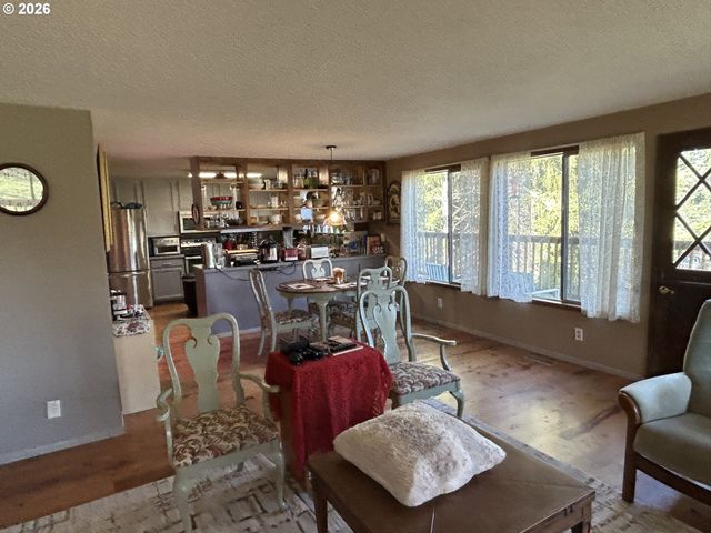 5383 SUNSHINE Rd, Roseburg, OR 97470