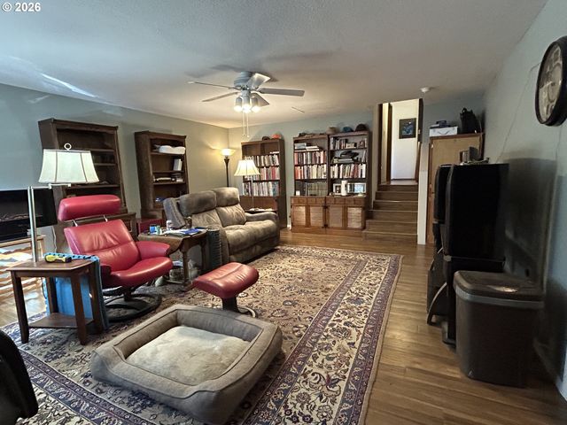 5383 SUNSHINE Rd, Roseburg, OR 97470