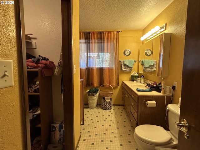 5383 SUNSHINE Rd, Roseburg, OR 97470