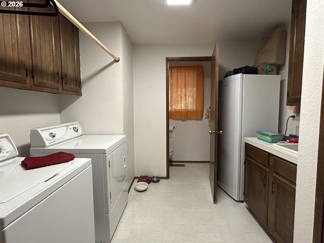 5383 SUNSHINE Rd, Roseburg, OR 97470