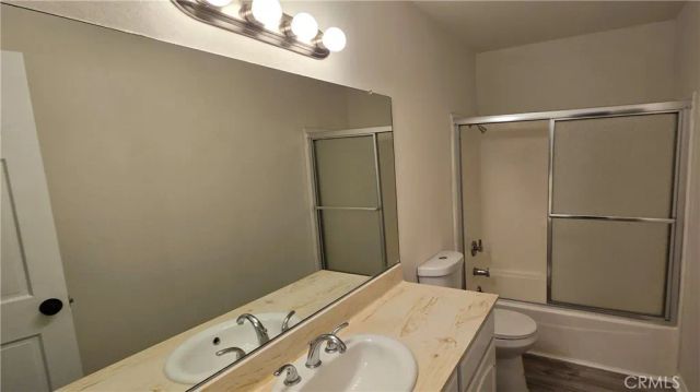 4734 Park Granada 238, Calabasas, CA 91302
