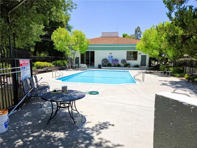 4734 Park Granada 238, Calabasas, CA 91302