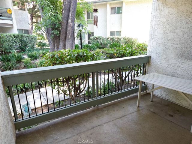 4734 Park Granada 238, Calabasas, CA 91302