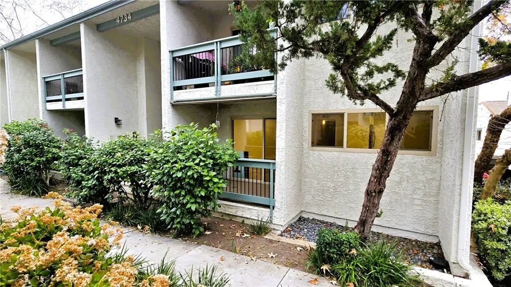 4734 Park Granada 238, Calabasas, CA 91302
