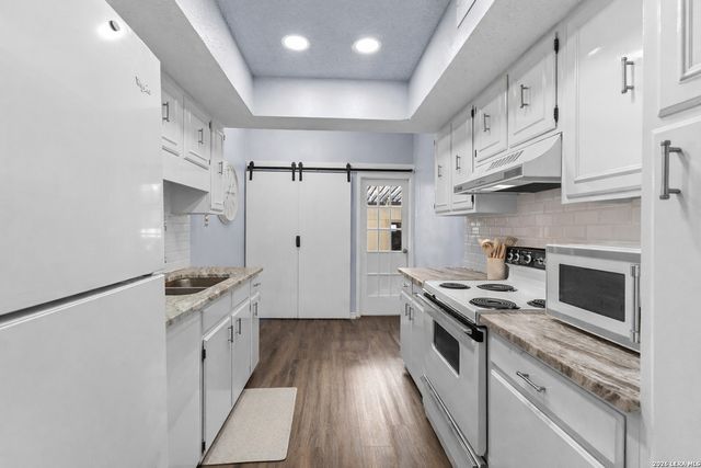 7123 Thrush View Ln Apt 8, San Antonio, TX 78209