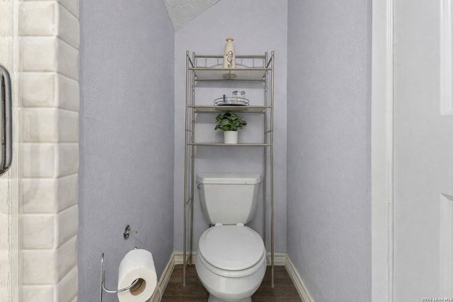 7123 Thrush View Ln Apt 8, San Antonio, TX 78209