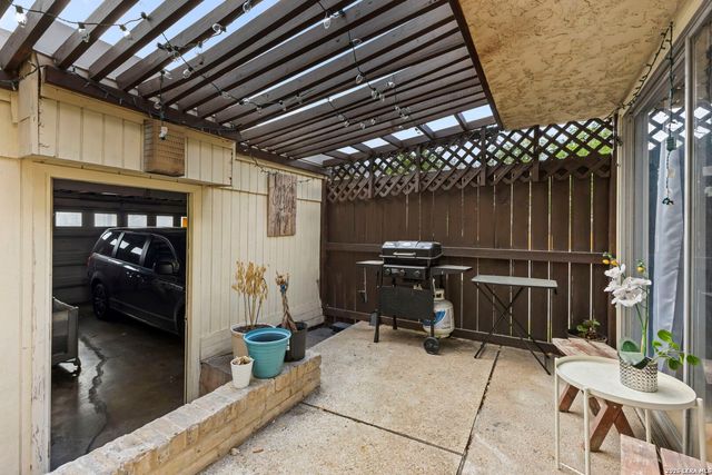 7123 Thrush View Ln Apt 8, San Antonio, TX 78209
