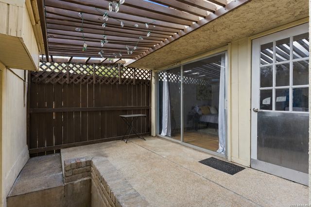 7123 Thrush View Ln Apt 8, San Antonio, TX 78209