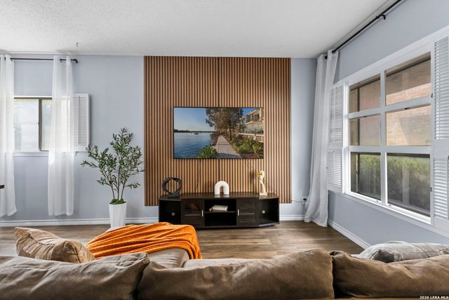 7123 Thrush View Ln Apt 8, San Antonio, TX 78209