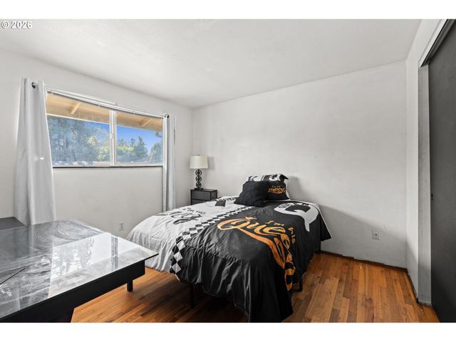 19105 Ne CLACKAMAS St, Portland, OR 97230