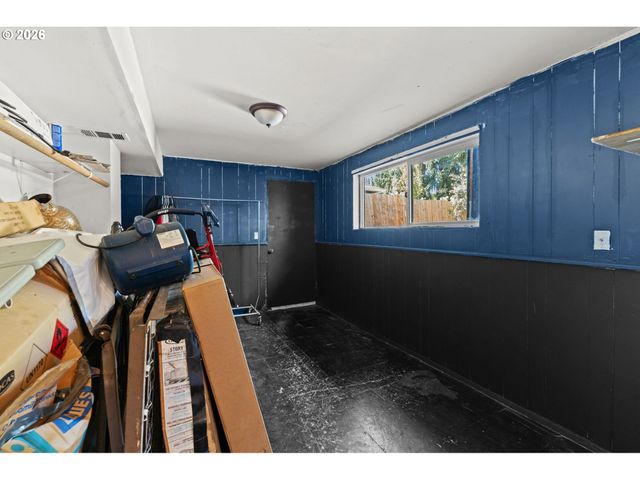19105 Ne CLACKAMAS St, Portland, OR 97230