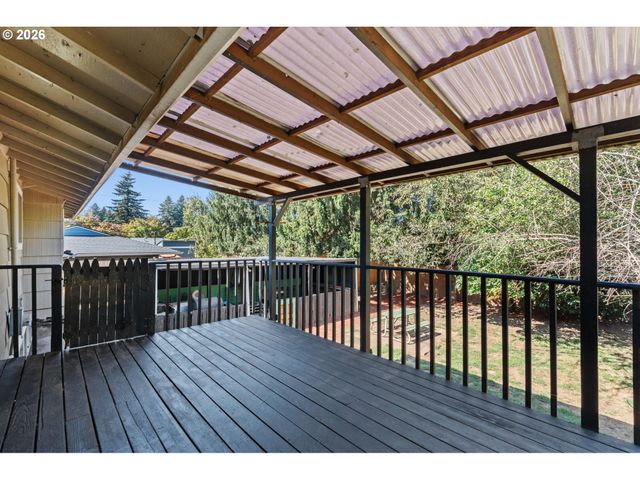 19105 Ne CLACKAMAS St, Portland, OR 97230