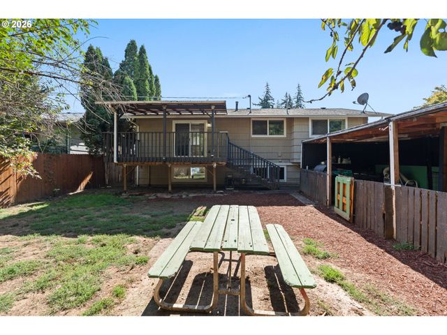 19105 Ne CLACKAMAS St, Portland, OR 97230