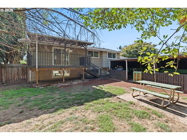 19105 Ne CLACKAMAS St, Portland, OR 97230