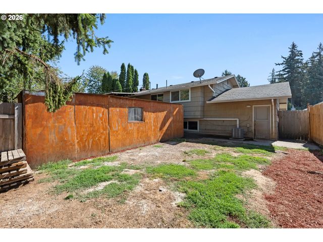 19105 Ne CLACKAMAS St, Portland, OR 97230
