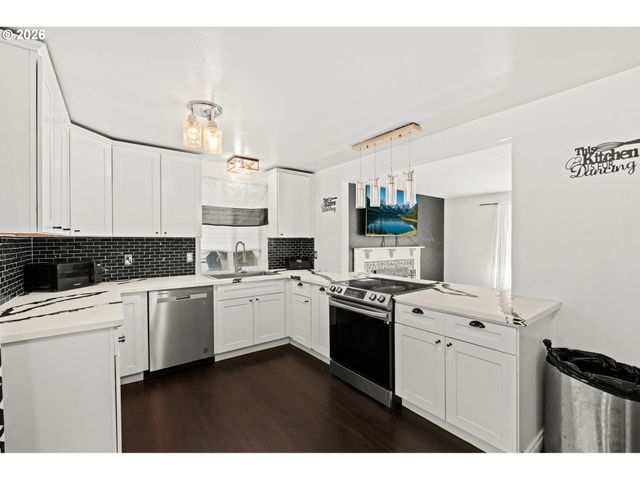 19105 Ne CLACKAMAS St, Portland, OR 97230