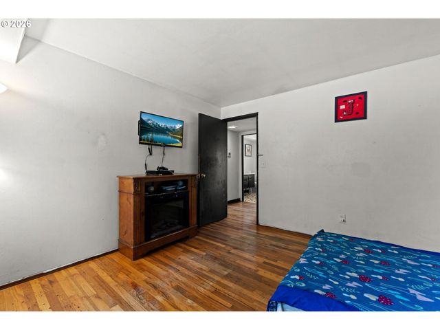 19105 Ne CLACKAMAS St, Portland, OR 97230