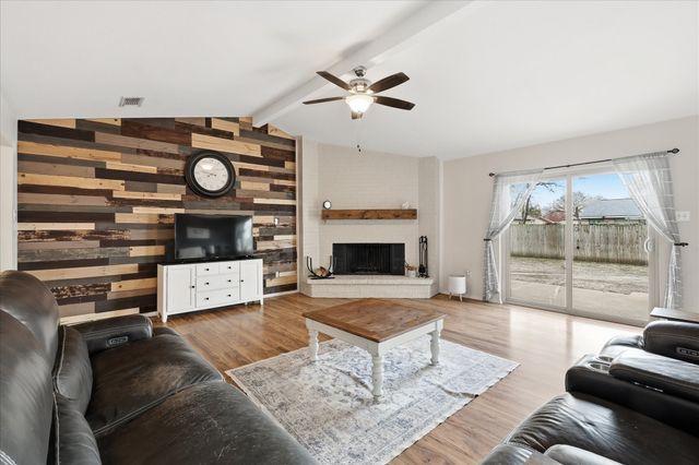 4748 Moss Rose Drive, Fort Worth, TX 76137