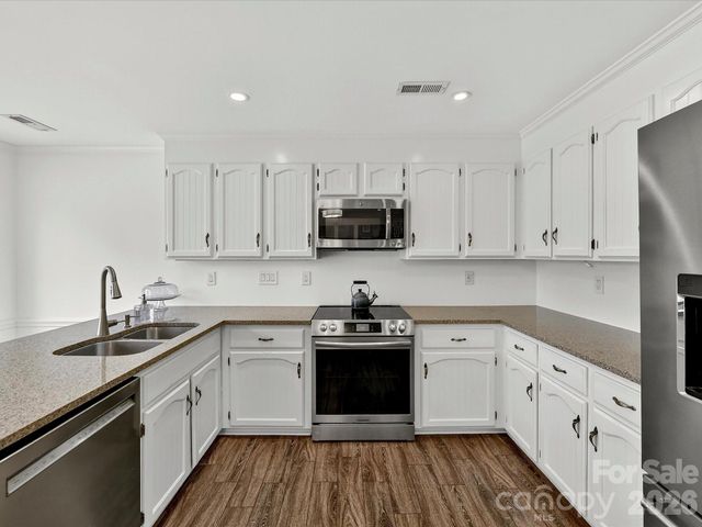 6518 Creekstone Place, Charlotte, NC 28213