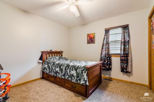 3216 Ella Lane, Manhattan, KS 66502