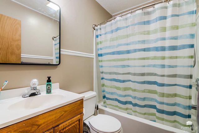 3216 Ella Lane, Manhattan, KS 66502