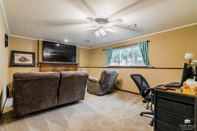 3216 Ella Lane, Manhattan, KS 66502