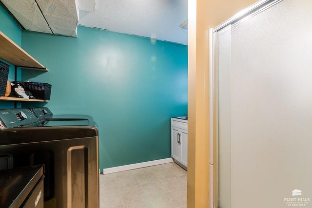 3216 Ella Lane, Manhattan, KS 66502