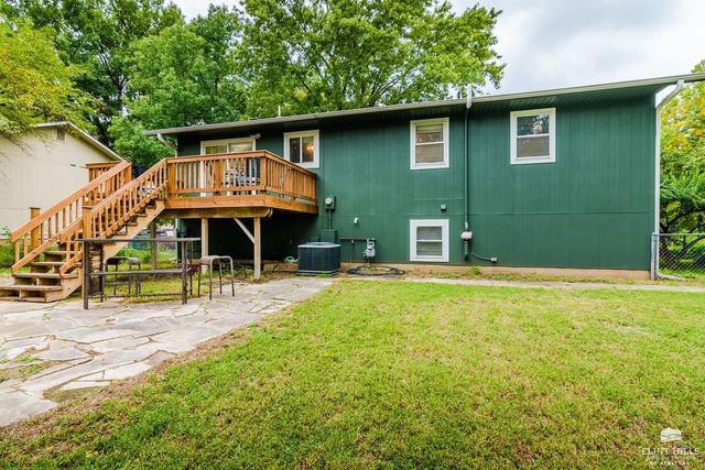 3216 Ella Lane, Manhattan, KS 66502