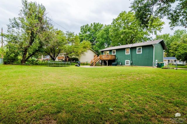 3216 Ella Lane, Manhattan, KS 66502