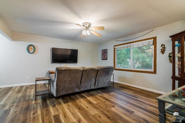3216 Ella Lane, Manhattan, KS 66502