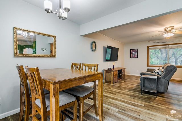 3216 Ella Lane, Manhattan, KS 66502