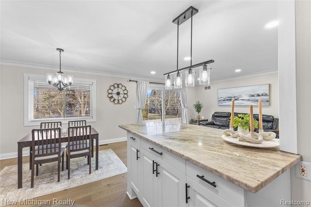 6103 Orchard Lake Road 201, West Bloomfield, MI 48322