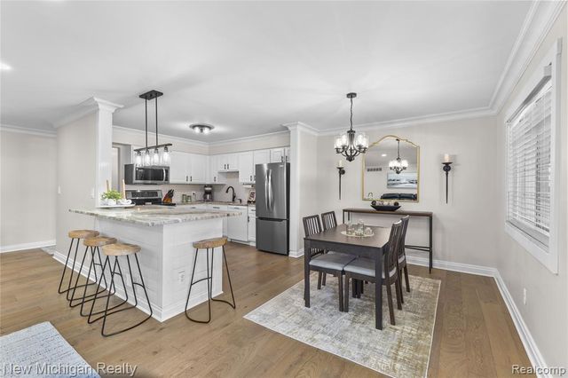 6103 Orchard Lake Road 201, West Bloomfield, MI 48322