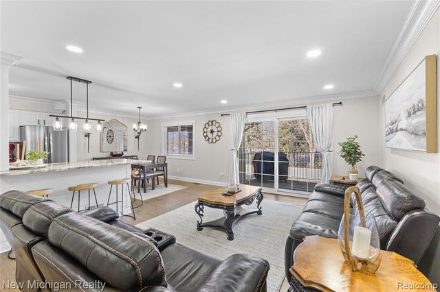 6103 Orchard Lake Road 201, West Bloomfield, MI 48322