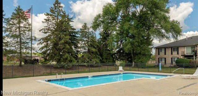 6103 Orchard Lake Road 201, West Bloomfield, MI 48322