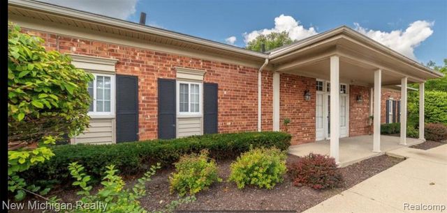 6103 Orchard Lake Road 201, West Bloomfield, MI 48322