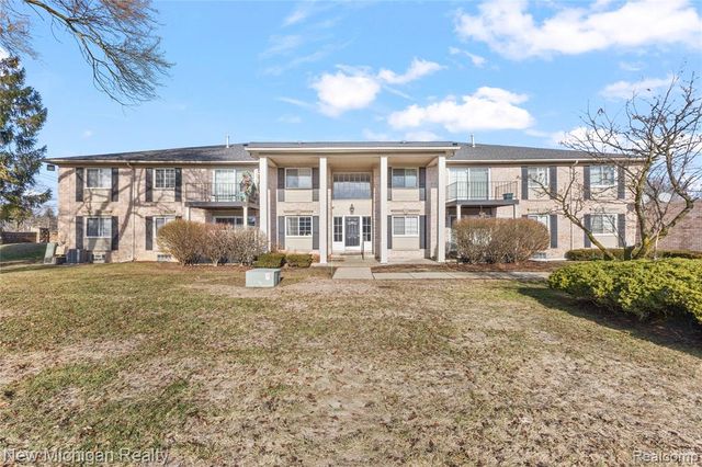 6103 Orchard Lake Road 201, West Bloomfield, MI 48322