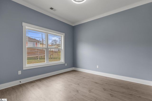 8 E Street, Greenville, SC 29611