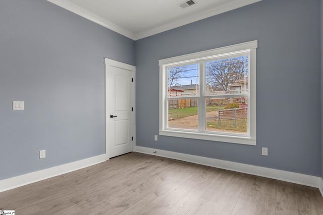 8 E Street, Greenville, SC 29611