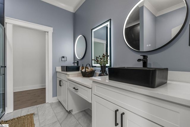 8 E Street, Greenville, SC 29611