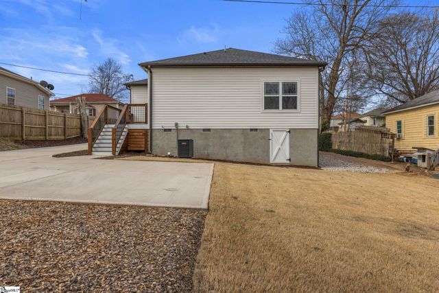 8 E Street, Greenville, SC 29611