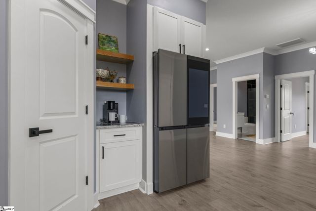 8 E Street, Greenville, SC 29611