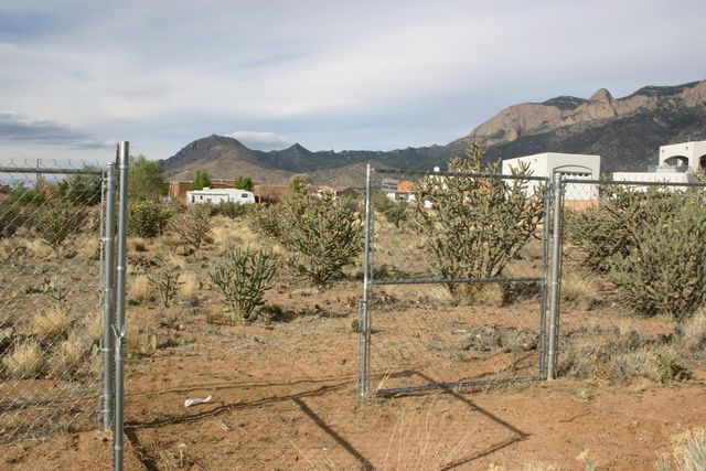 11301 Carmel Avenue NE, Albuquerque, NM 87122