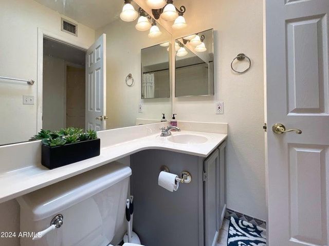 18802 N 44th Place, Phoenix, AZ 85050