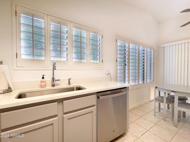 18802 N 44th Place, Phoenix, AZ 85050