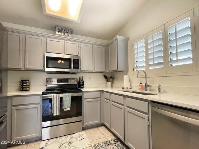 18802 N 44th Place, Phoenix, AZ 85050